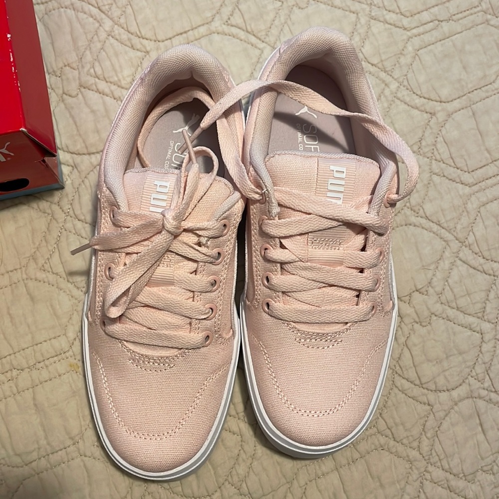 NEW Pink Puma Sneakers- women size 7